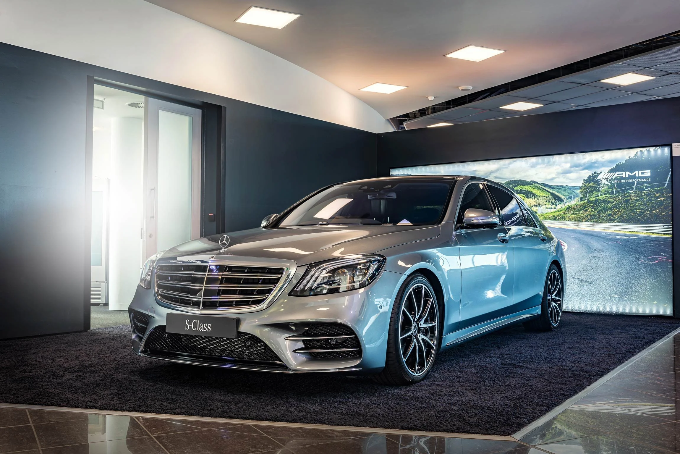 Mercedes S-Class Showroom Display – London Car Dealership Photographer