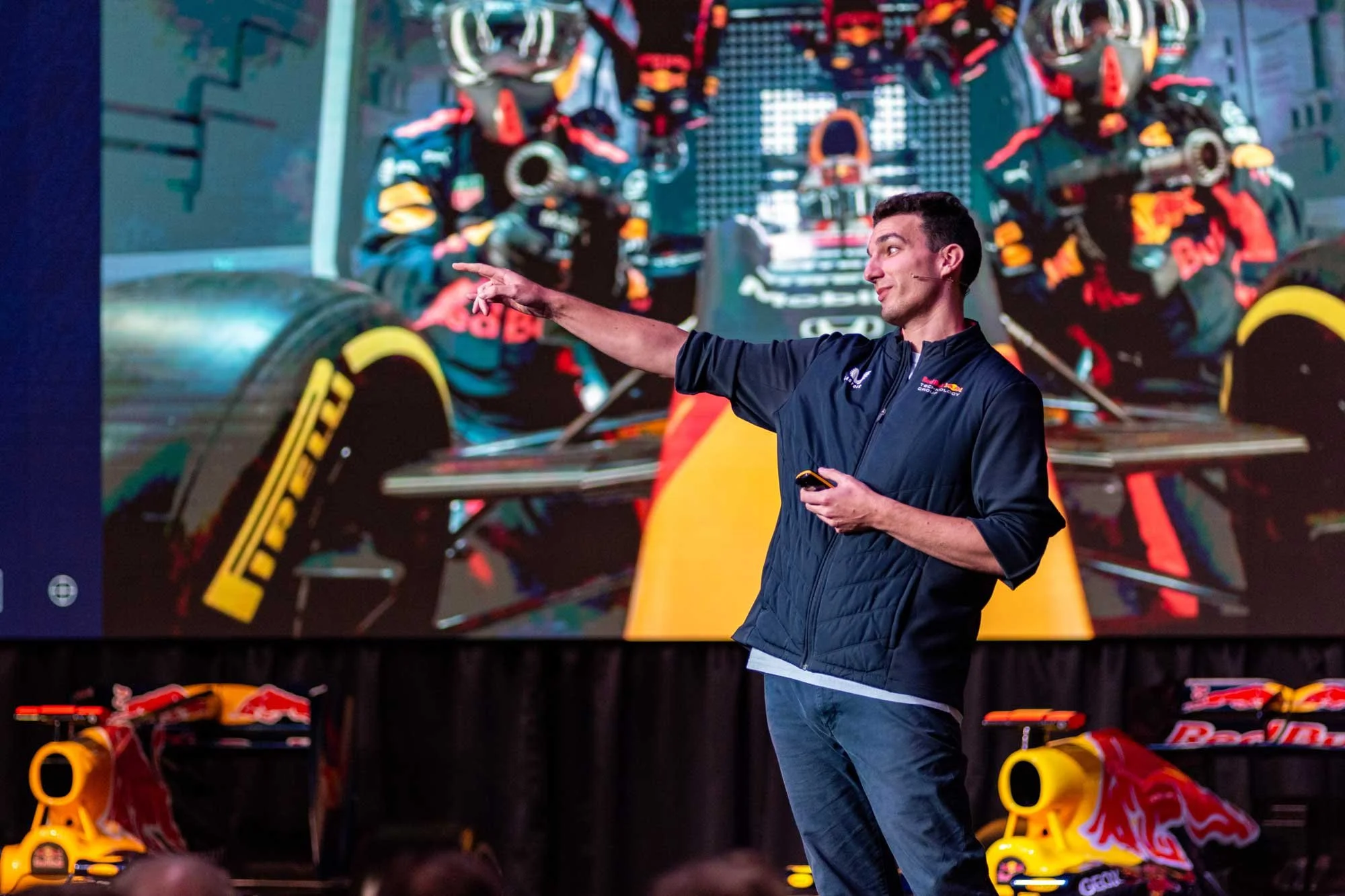 London event photographer – Second speaker on stage at Oracle Red Bull Racing MK-7 AI conference