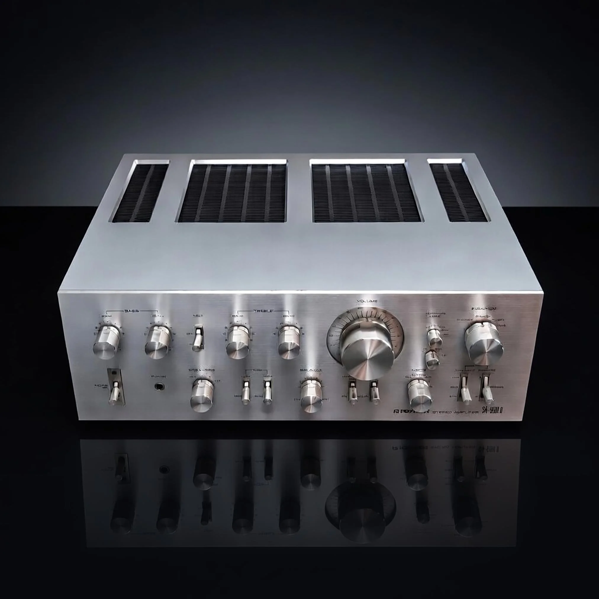 Precision CNC-machined aluminium cover panel for high-end Pioneer SA9500 II amplifier – industrial and product photography London