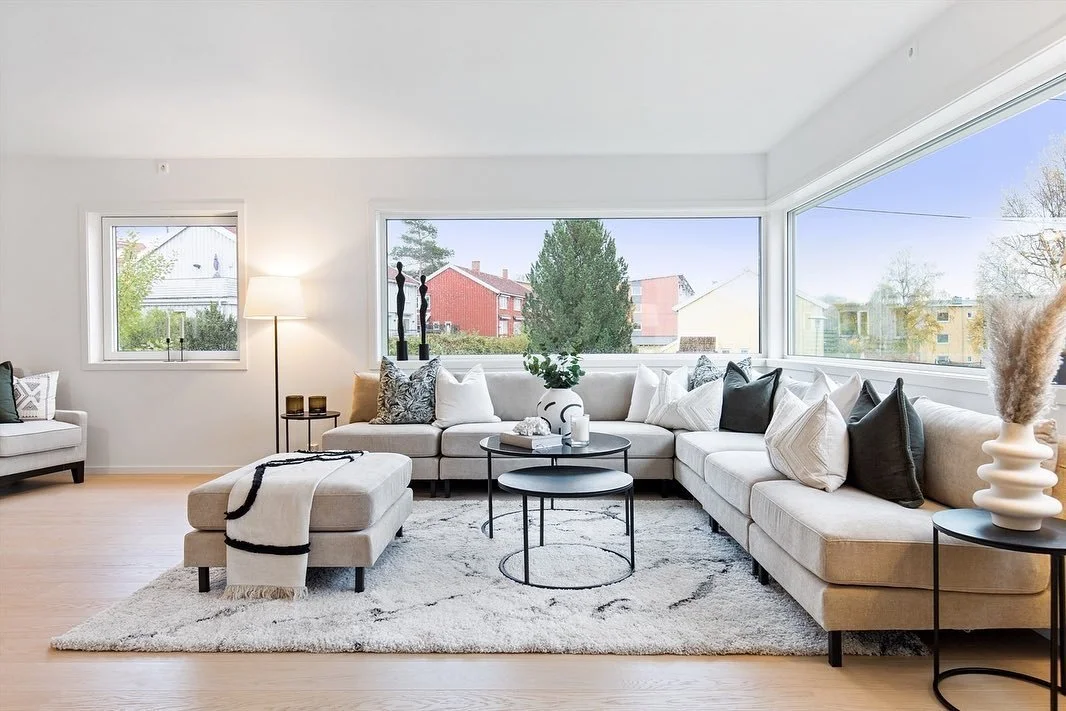 Den f&oslash;rste av tre eneboliger i Magnefaret 20 er ferdigstilt og n&aring; lagt ut for salg. 

Ta gjerne en titt p&aring; Finn-annonsen: https://www.finn.no/realestate/homes/ad.html?finnkode=238410691  #arkitekteneas