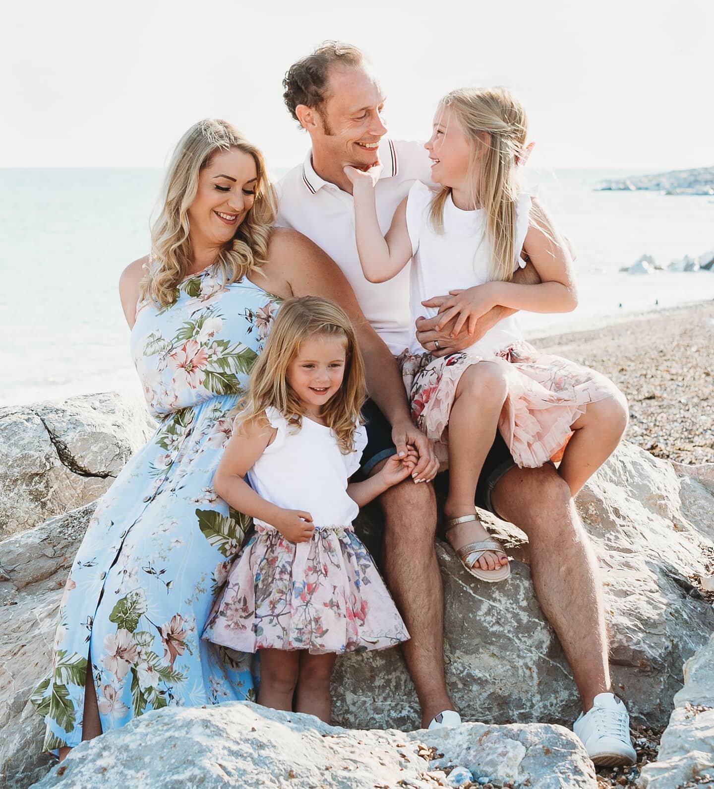 One of my many favourites from this gorgeous family's beach photoshoot. Plus their outfits where on point! 😍

#beachphotography #lancingbeach #familyphotoshoot #brightonchildrensphotographer #stillafamily #capturethemoment #instafamily #naturalphoto