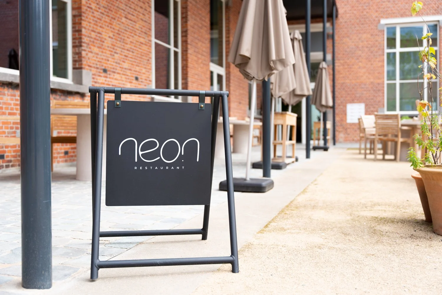 Dox_Neon-32.jpg