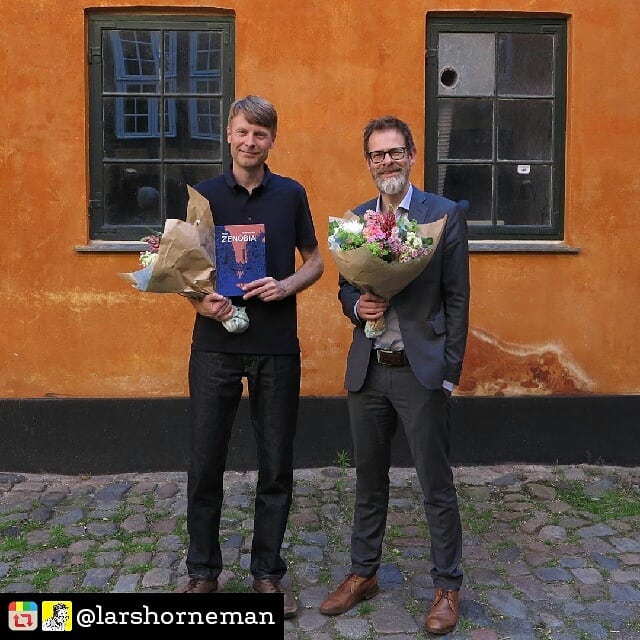 Vores allesammens @larshorneman fik endnu mere h&aelig;der og &aelig;re for sin og @mortendurr1s fine, dystre og vigtige Zenobia i fredags. S&aring;dan. Og tillykke.
#DrassowsLegat #DanskForfatterforening