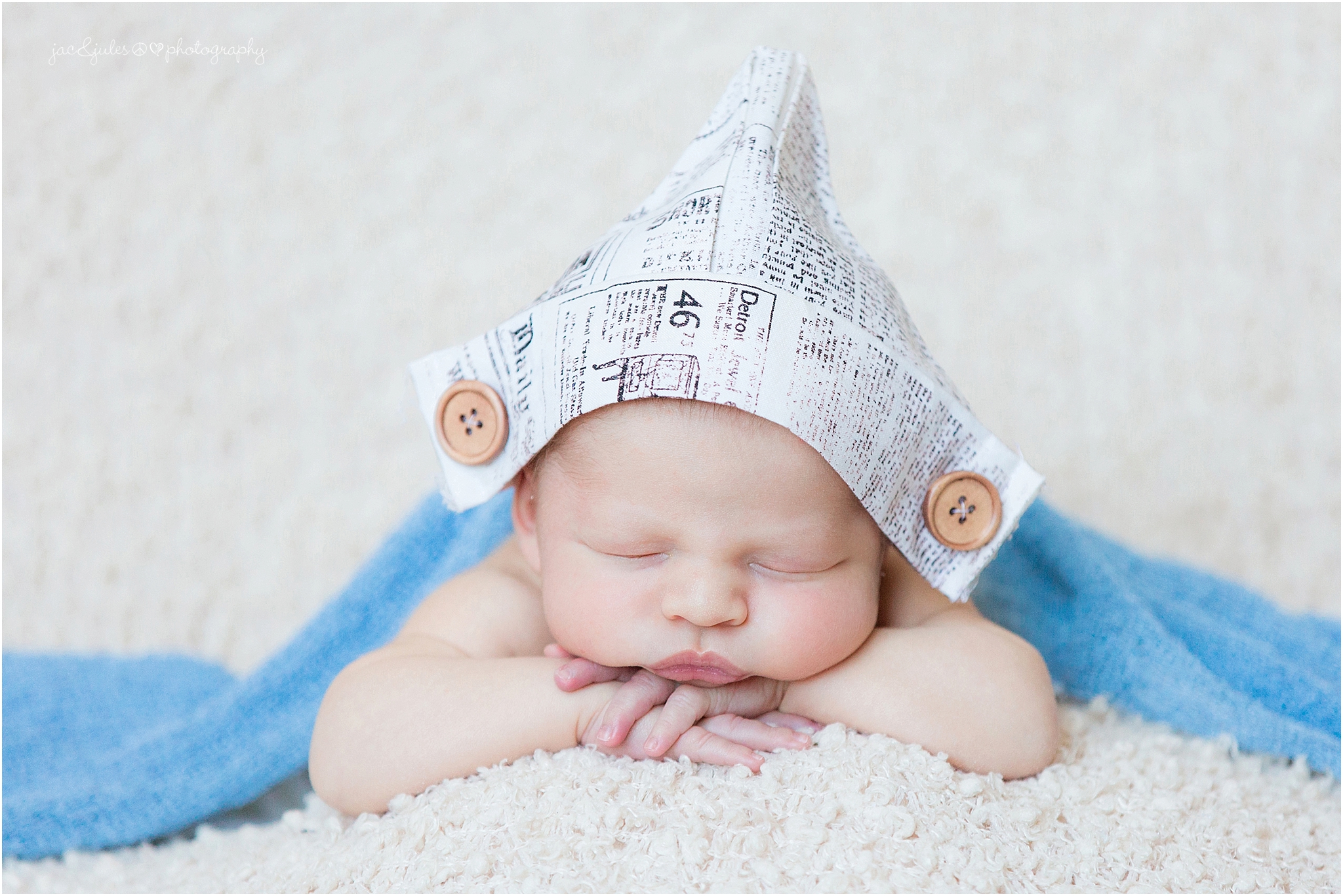 jacnjules photographs newborn and his family in their home in manalapan, nj