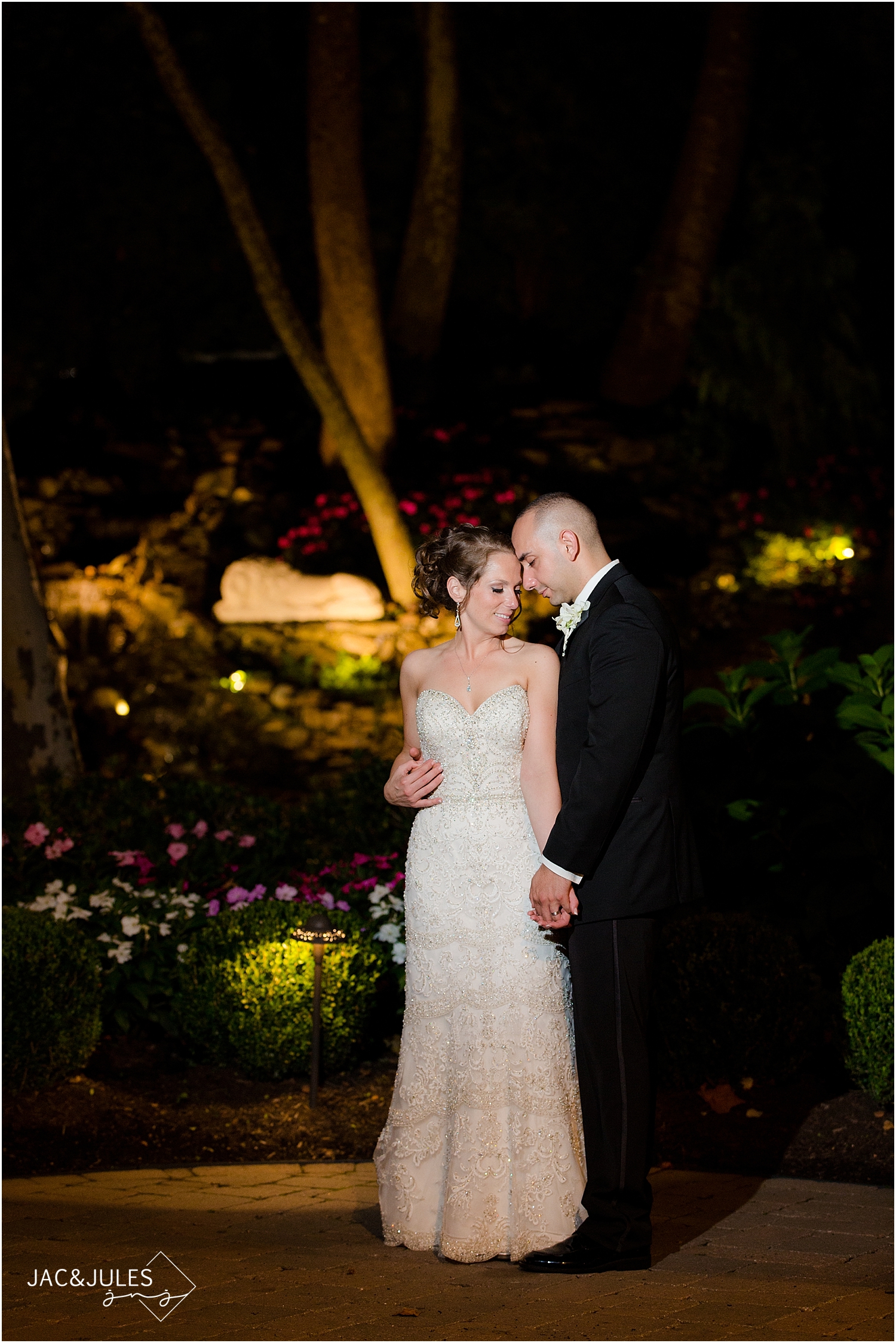 jacnjules take a night time photo at Nanina's in the Park in West Orange, NJ