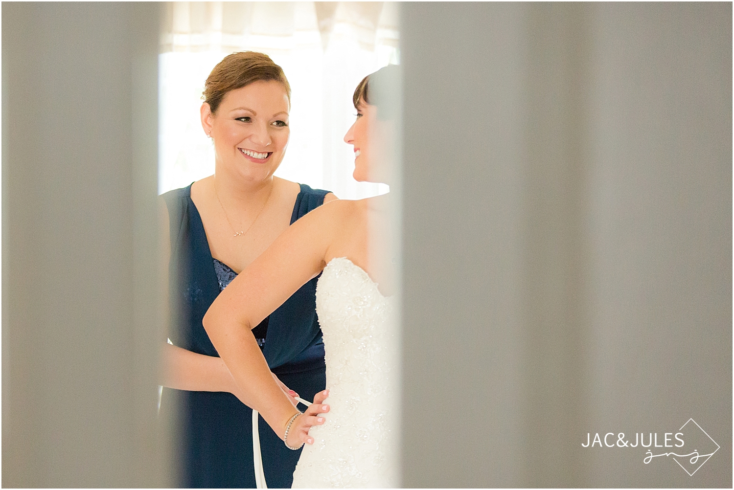 jacnjules photograph a bride getting ready for her wedding in Manahawkin, NJ