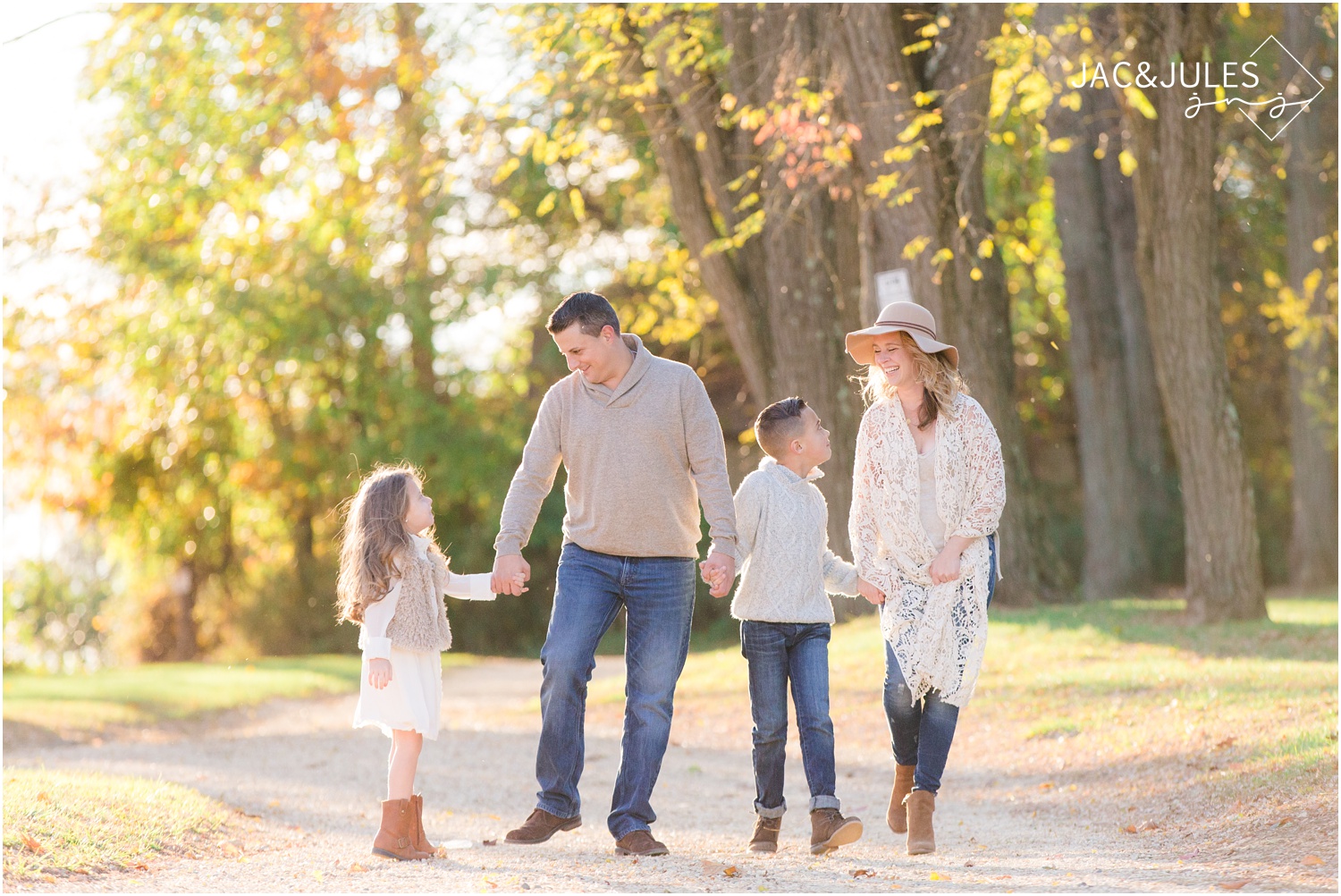 candid family photos at bayonet farm.