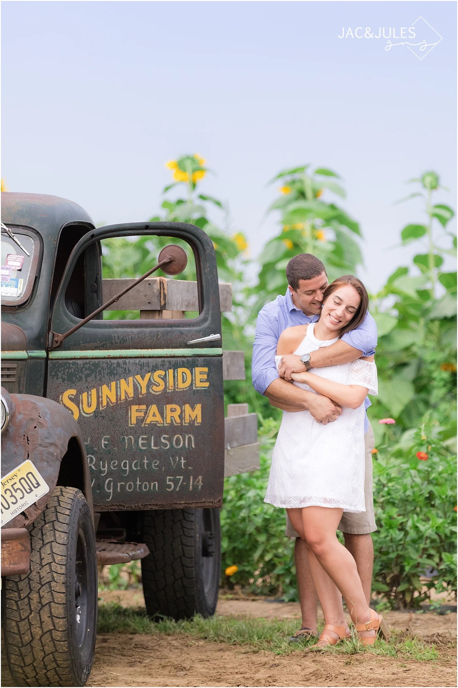 old-farm-truck-engagement-photo_0125.jpg