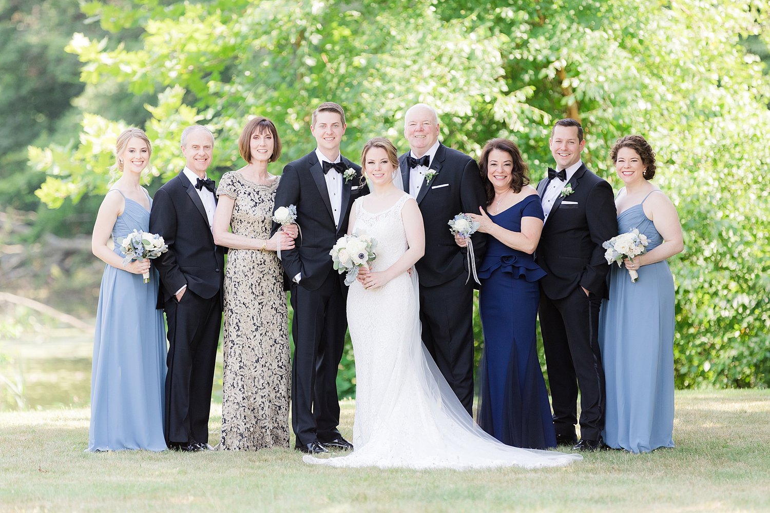 Family wedding. Свадьба и семья. Европейская семья свадьба. Семейные фото со свадьбы. Фото семьи на свадьбе.