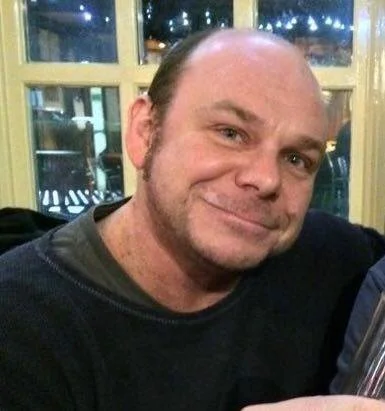 Andrew Leyland (Center)