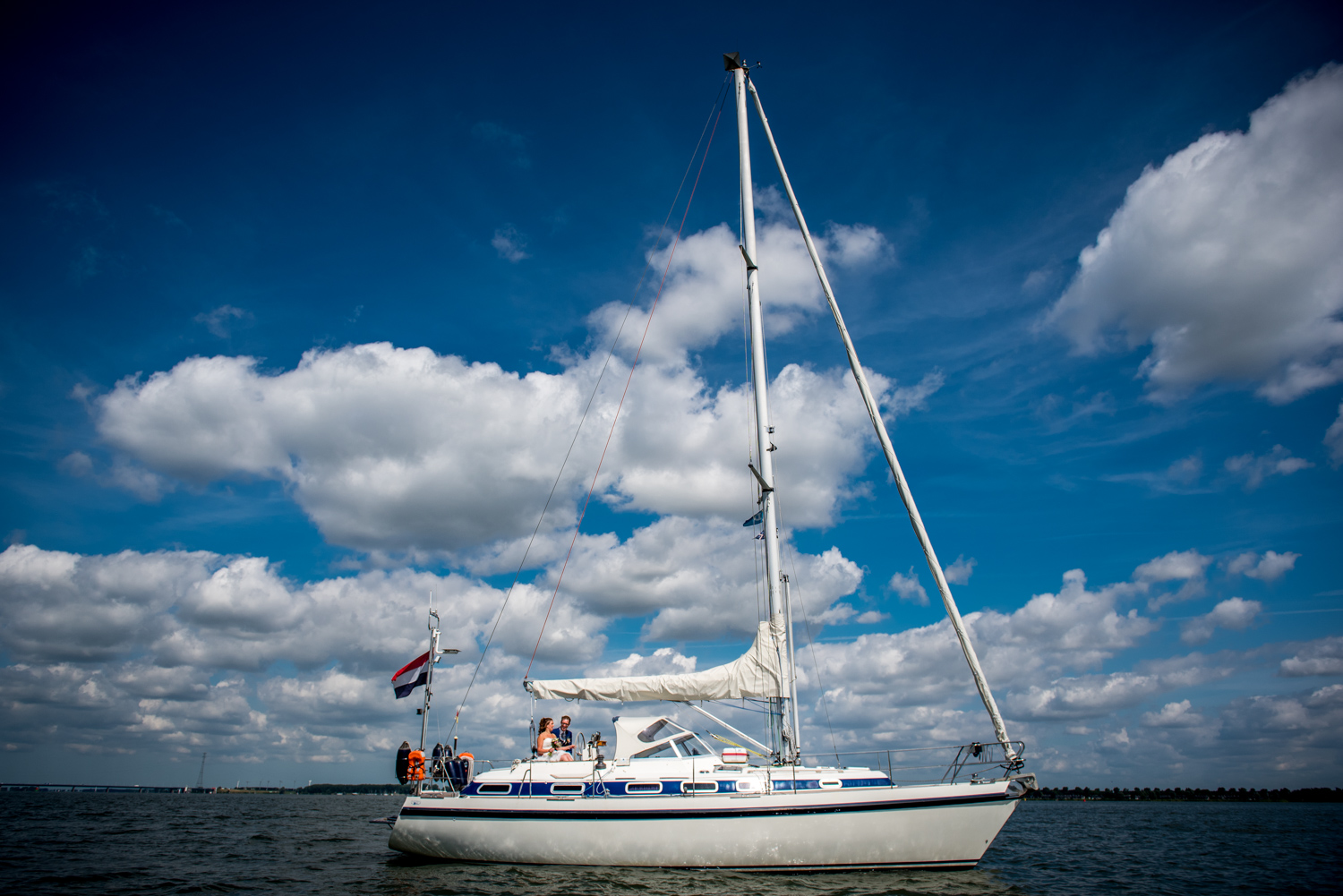 cfoto-trouwen op boot.jpg