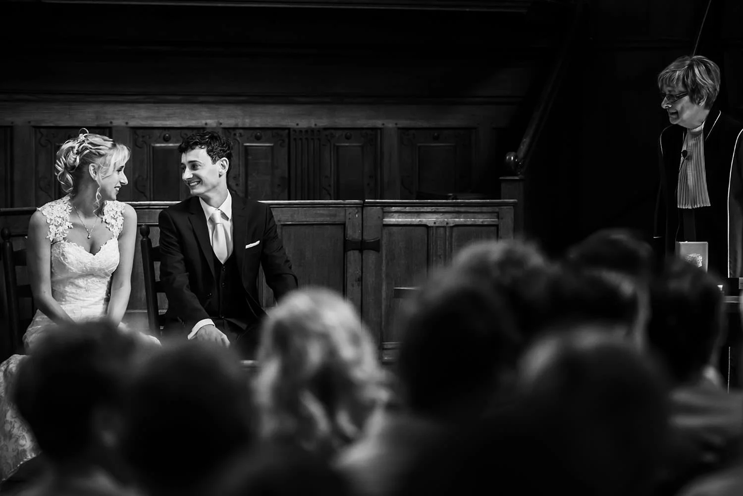 ceremonie in Waalse kerk bruidsfotograaf Cfoto
