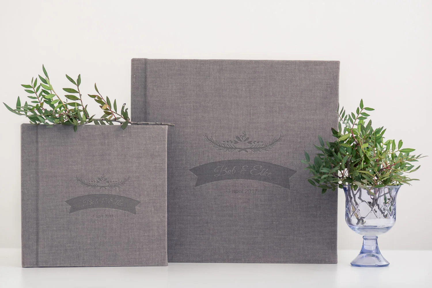Jullie bruidsalbum, gemaakt door Cfoto met prachtige cover, en kleine ouderalbums, om aan jullie ouders cadeau te geven.