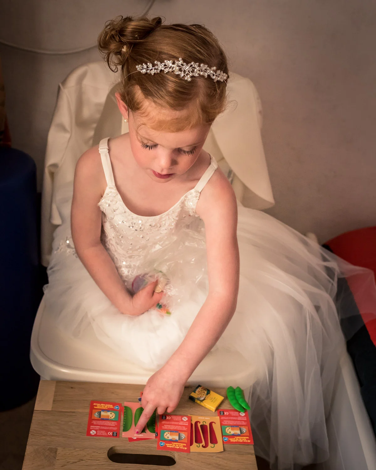 bruidsmeisje, trouwfotografie bij ouders bruid