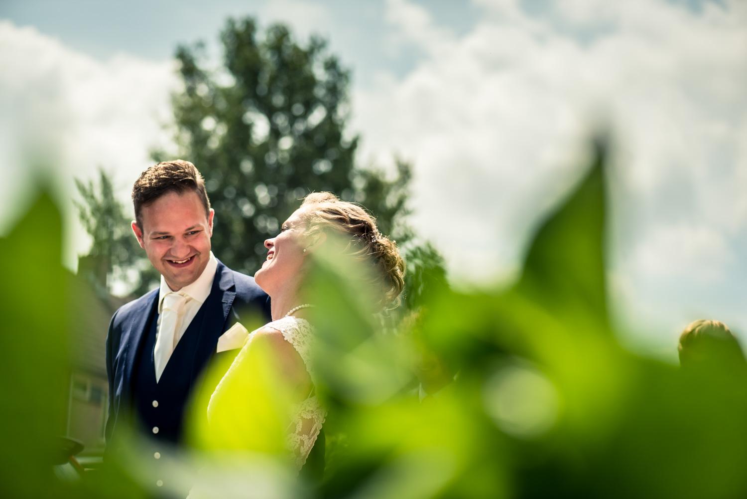 spontaan bruidspaar, trouwfoto's trouwfotografie van Cfoto