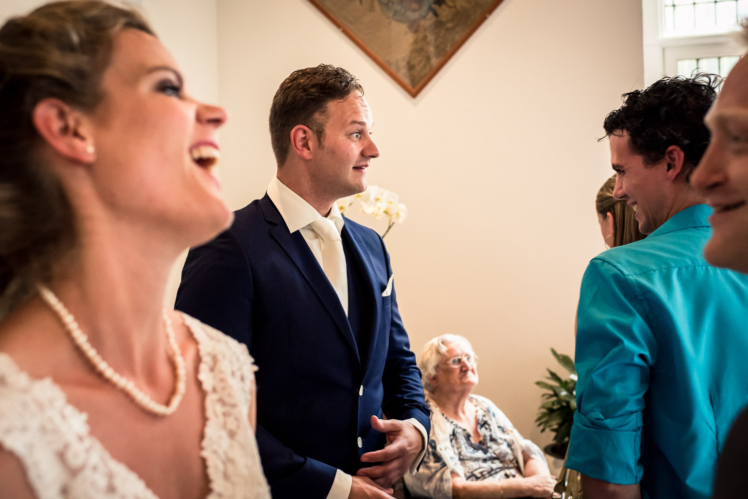 feliciteren in bijzaal van stadhuis in Vlaardingen