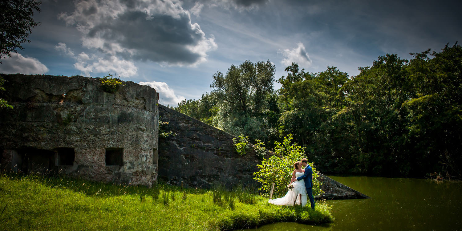 Copy of bruidsfotografie op Fort Sabina, mooie sfeervolle locatie, bruidsfotograaf Cfoto