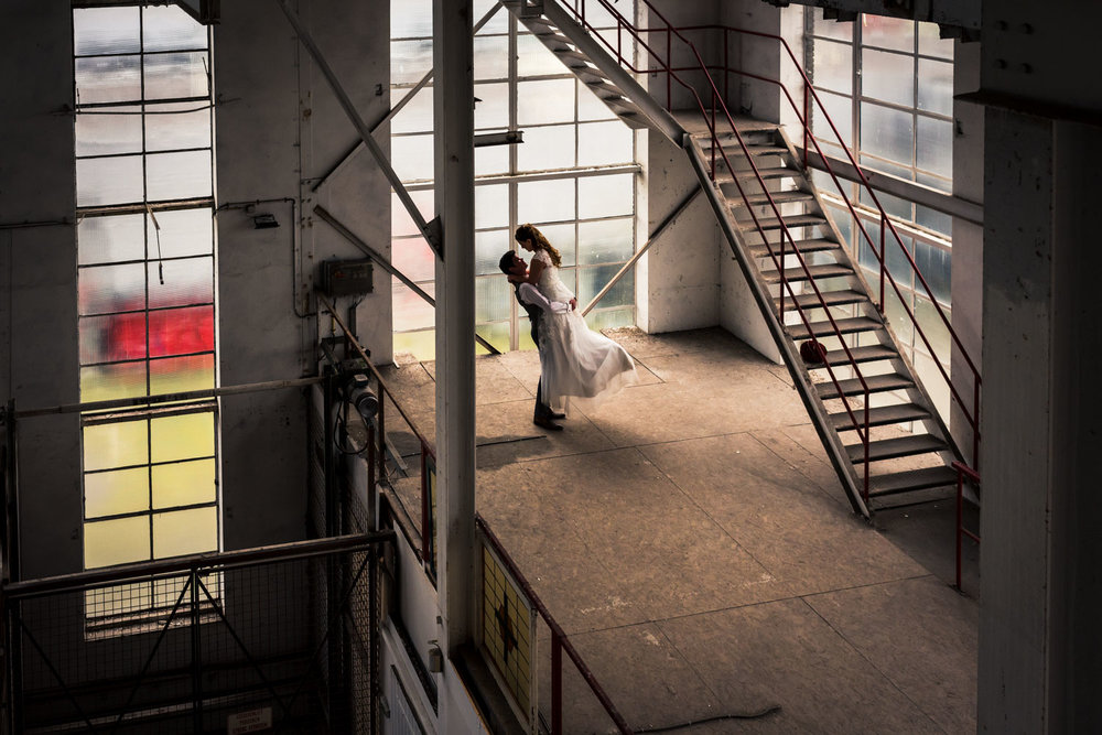 trouwfotograaf uit brabant Cfoto met shoot in oude suikerfabriek