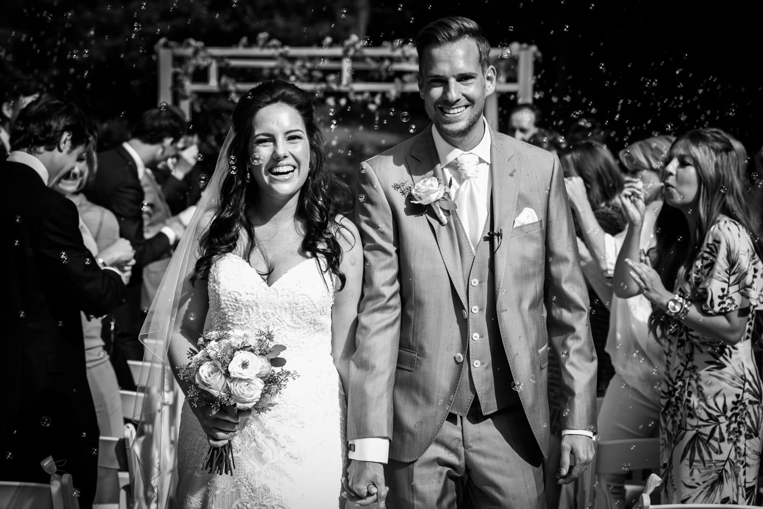 Cfoto legt met trouwfotografie de vreugde van het bruidspaar vas
