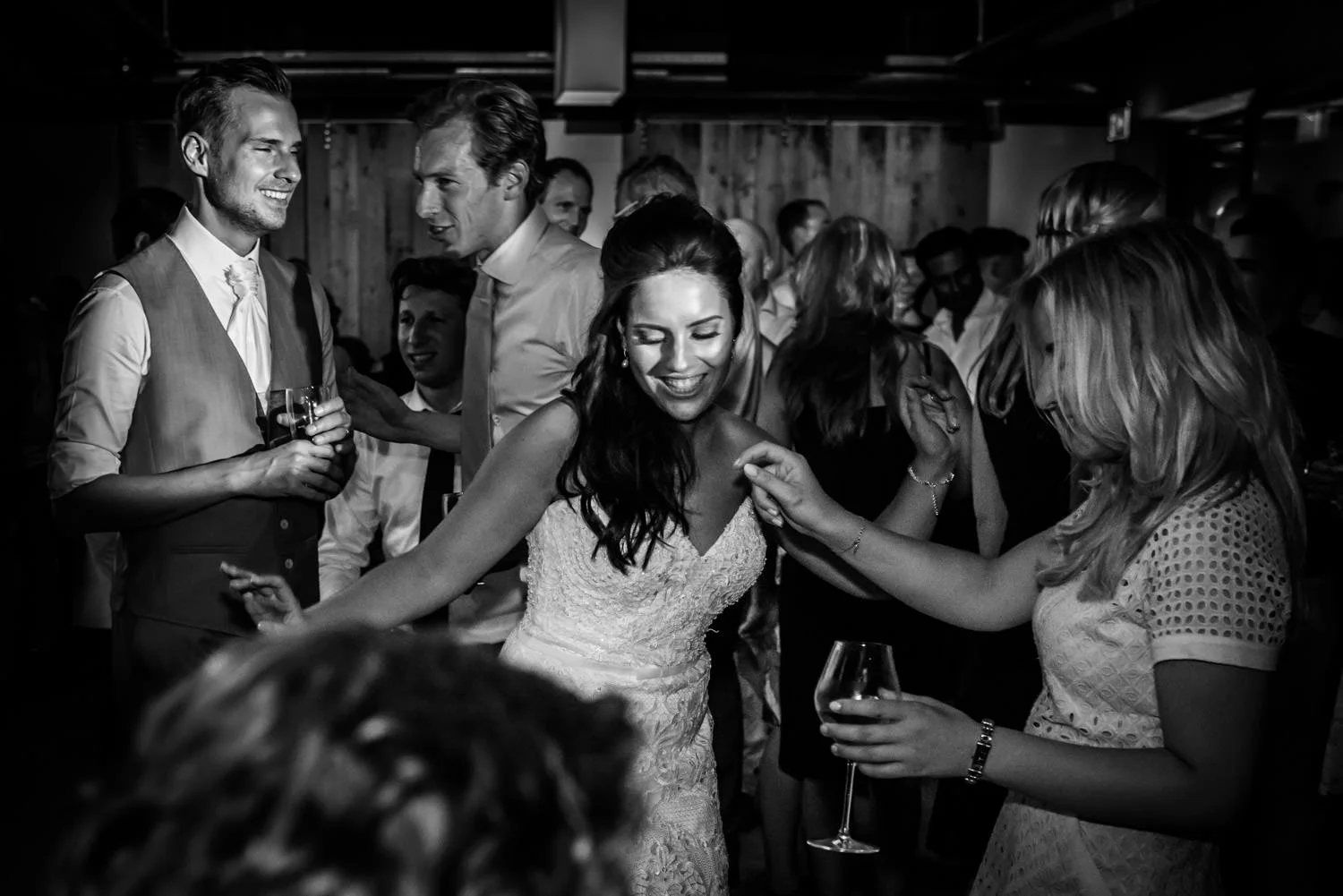 Trouwfotograaf Cfoto is op het Houtse Meer bij een trouwfeest wa