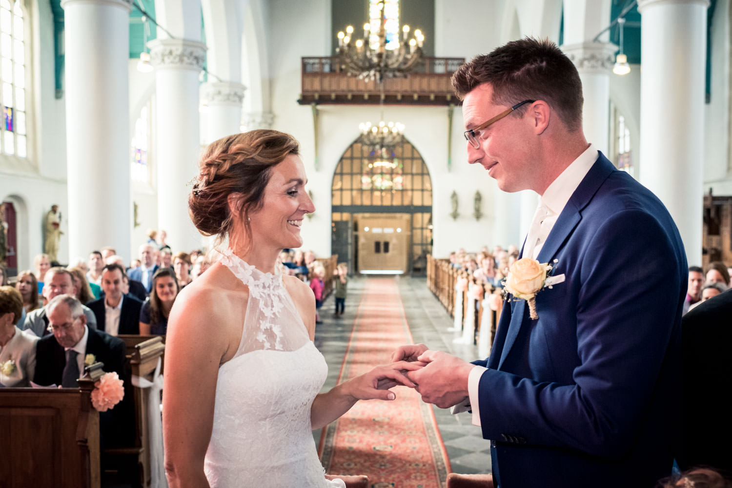 trouwreportage het ringenmoment tijdens de officiele ceremonie i