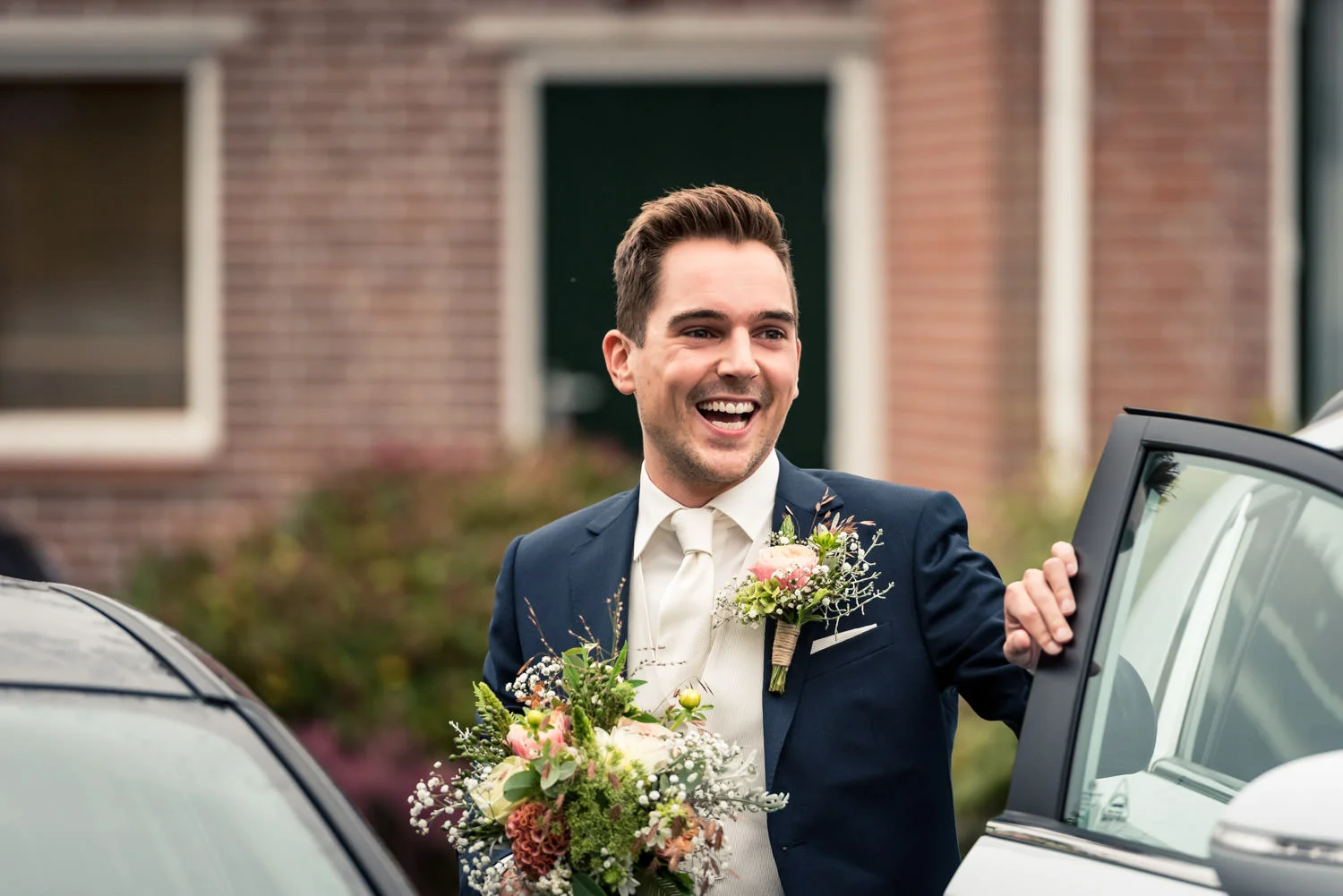 Tijdens het huwelijk wordt de aankomst van de bruidegom vastgele