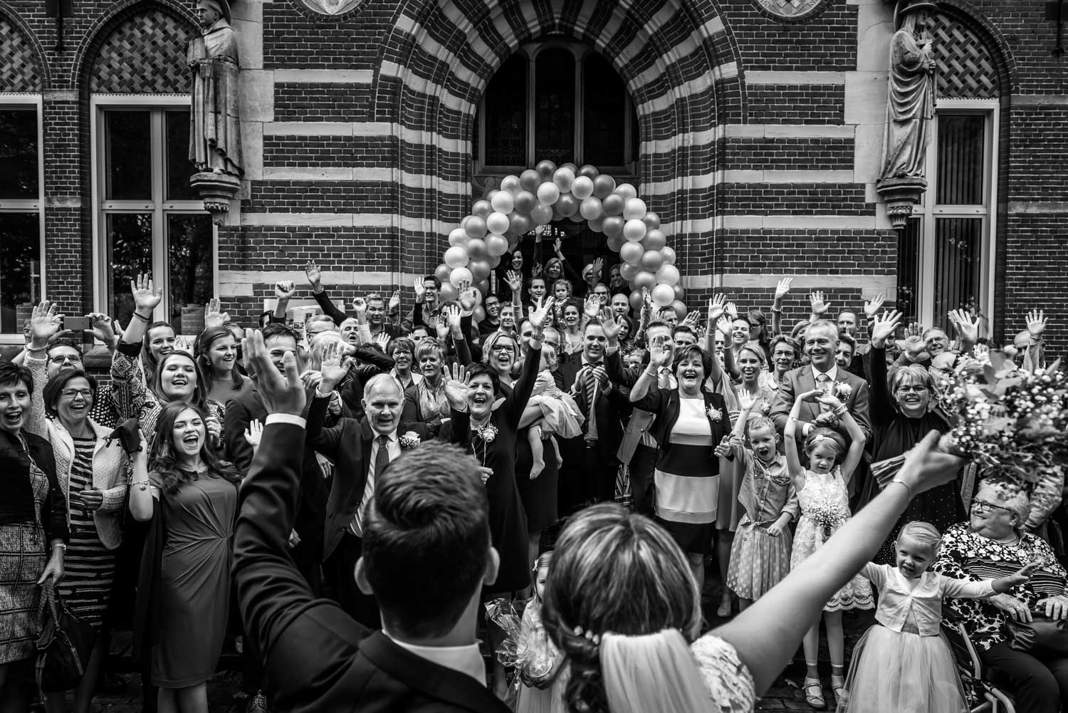 Cfoto maakt spontane groepsfoto bij Bovendonk bruidsfotograaf me