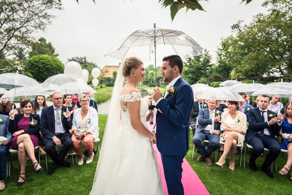 bruidsfotograaf cfoto legt jawoord vast tijdens de ceremonie in 