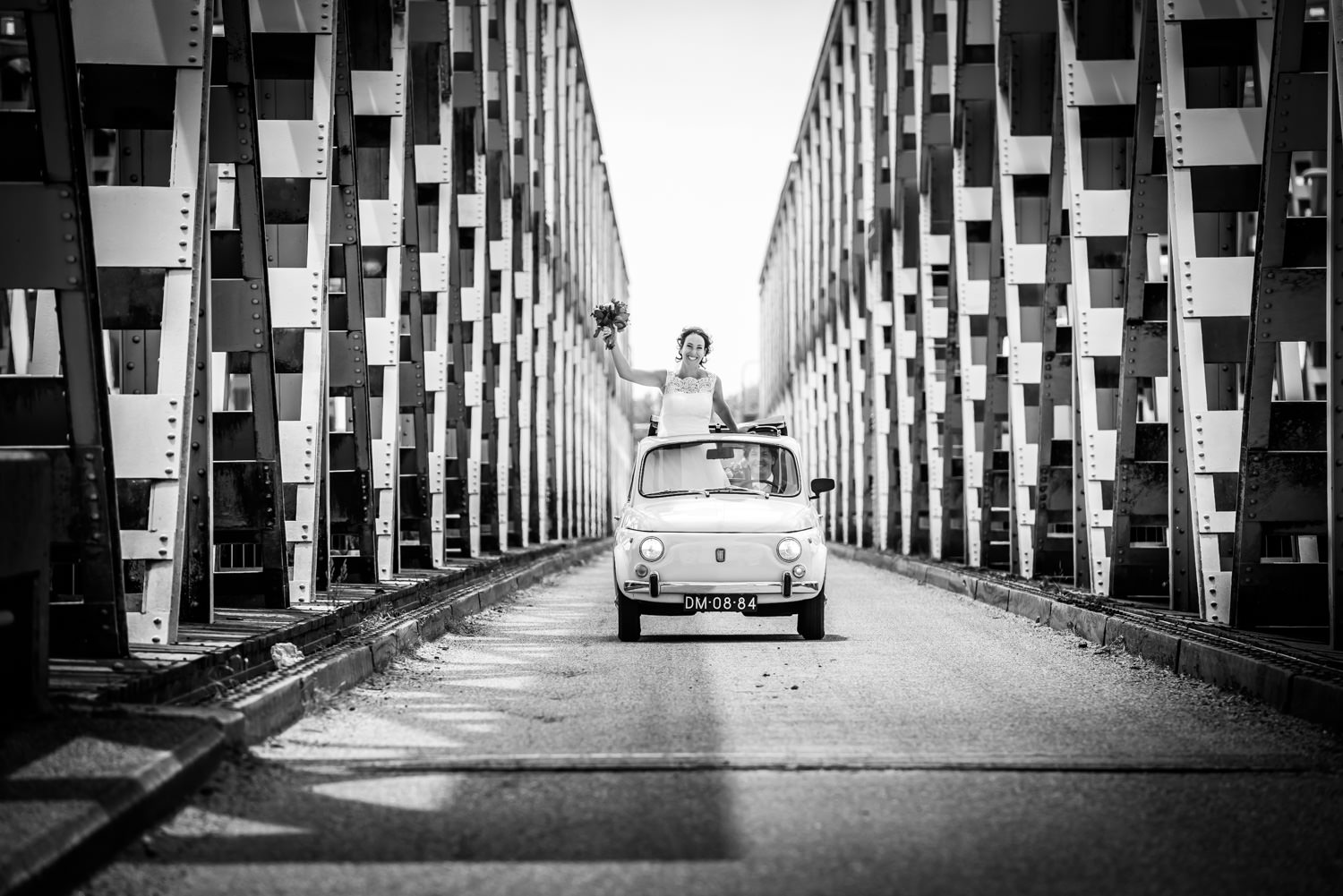 bruidsfotograaf -bruid-fiat500-industrieel.jpg