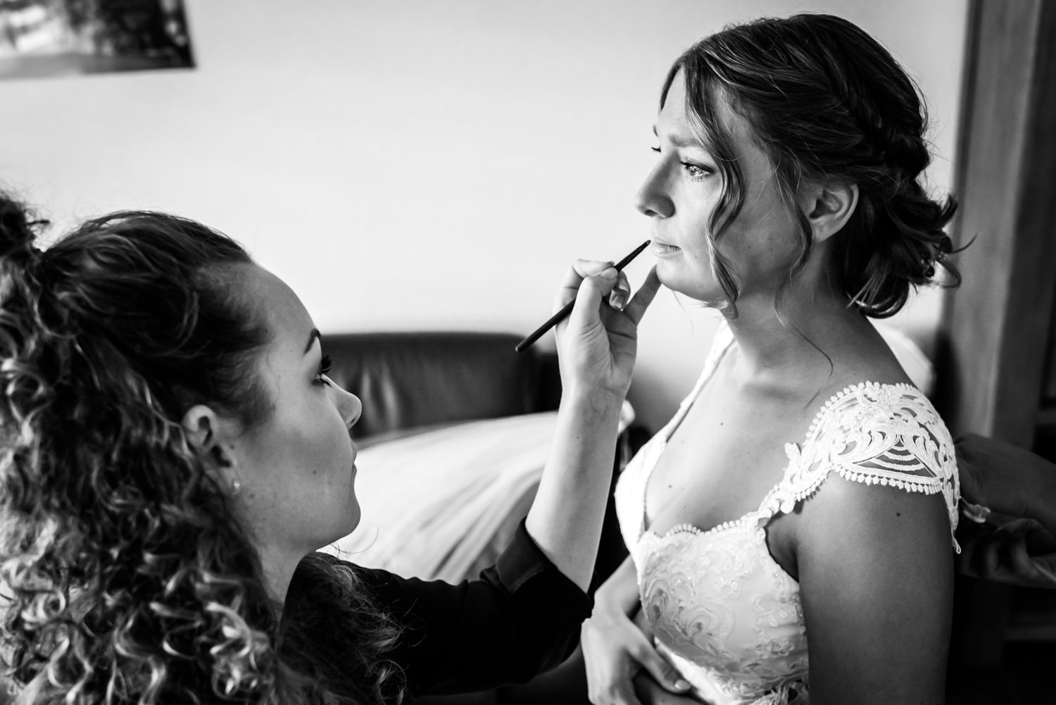 bruidsmakeup-storytelling-wedding- photography.jpg