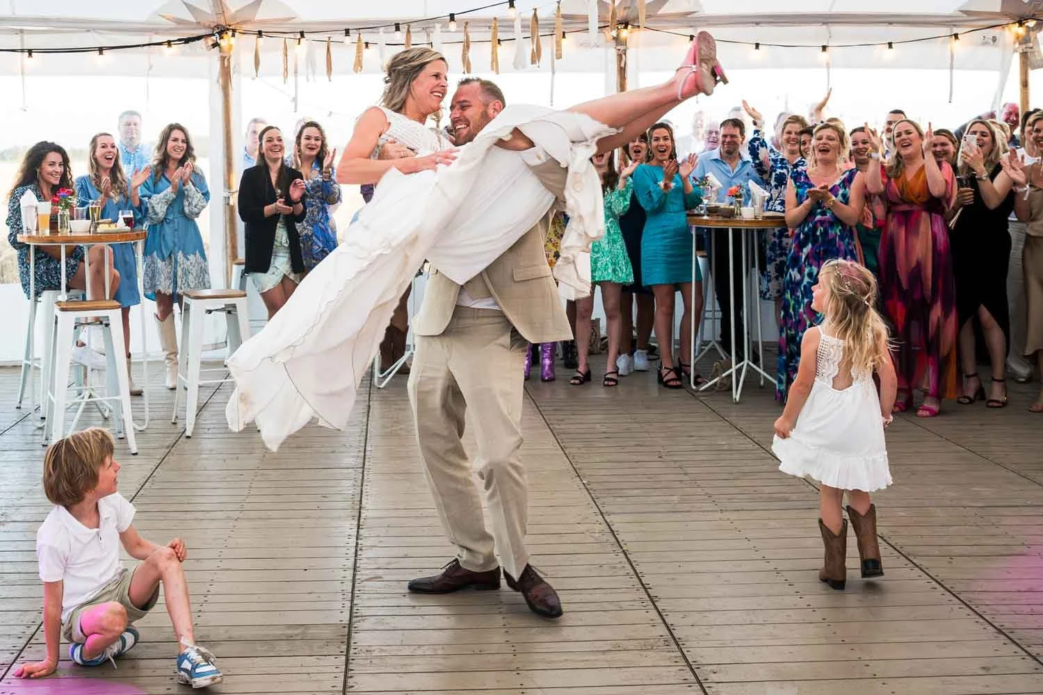 Feeestfotografie openingsdans met kinderen Willemstad