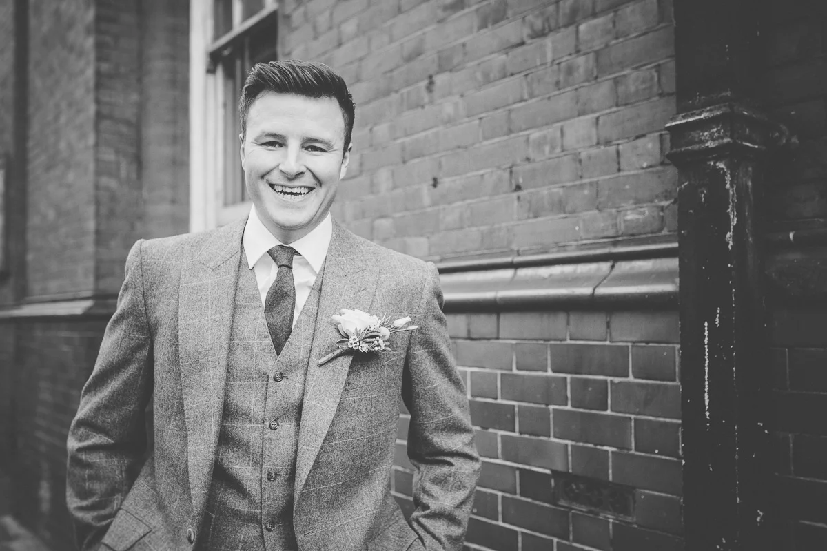 wedding-photography-finsbury-town-hall-london-30.jpg