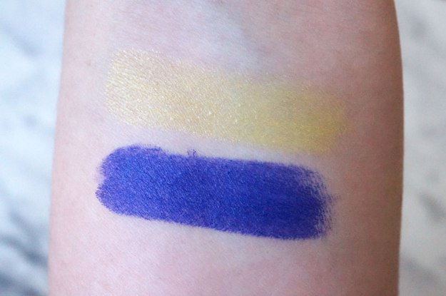 The color pay-off is amazing- using a single swipe, I swatched these eye shadows and just look! Amazed, as usual!