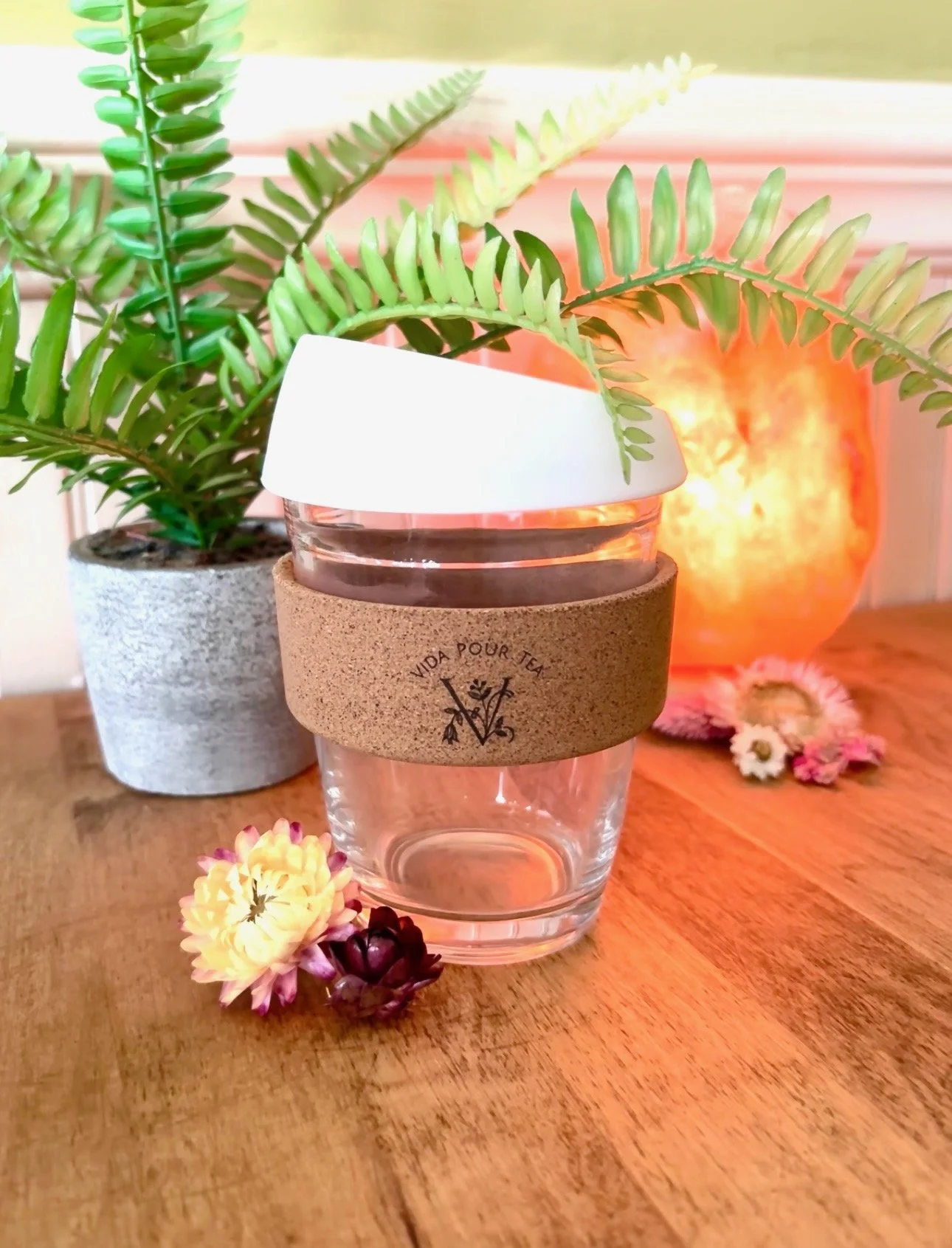 Vida Pour Tea Glass and Cork Portable Mug
