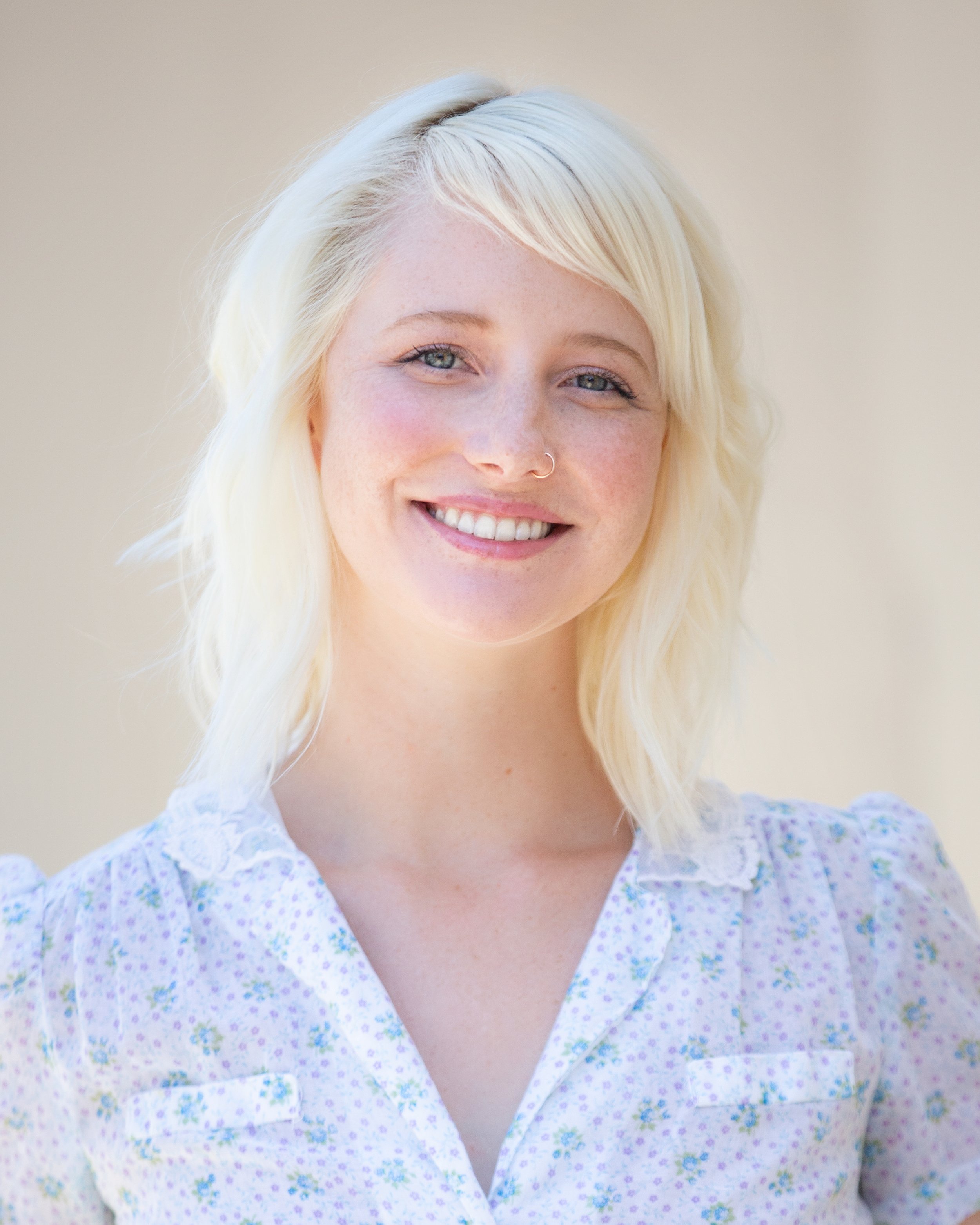 Kim_Hawk_Headshot_02_IMG_9364.jpg