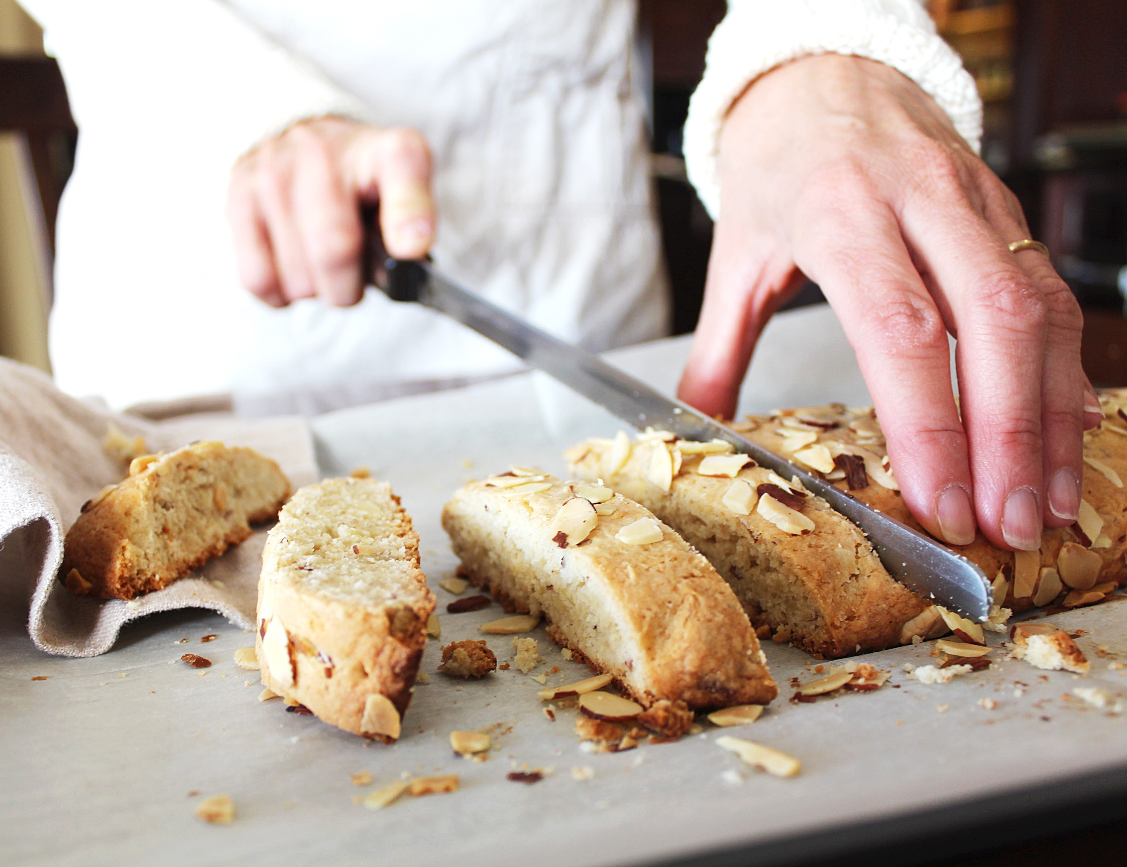 almond biscotti