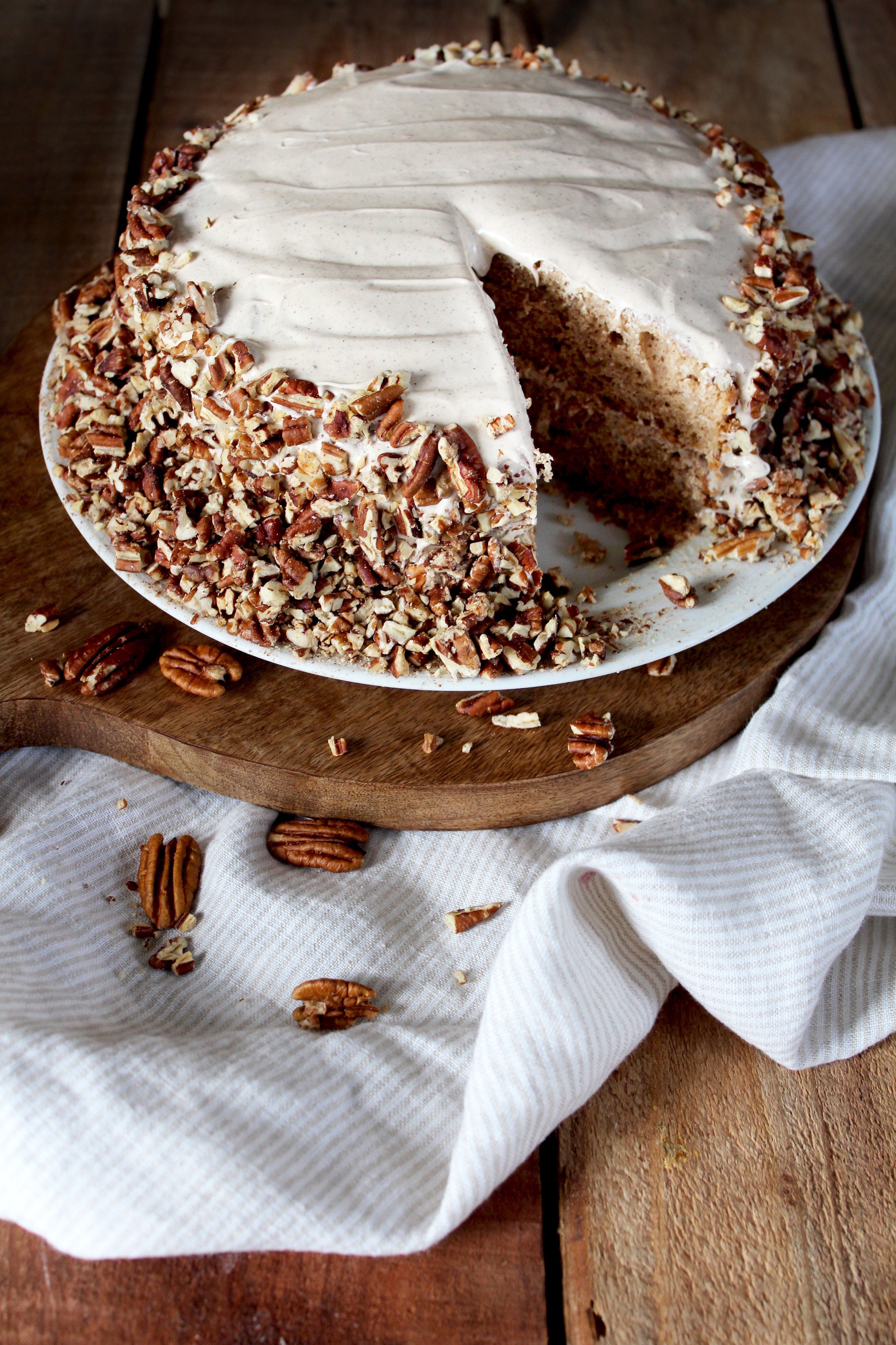cream cheese pecan spice cake