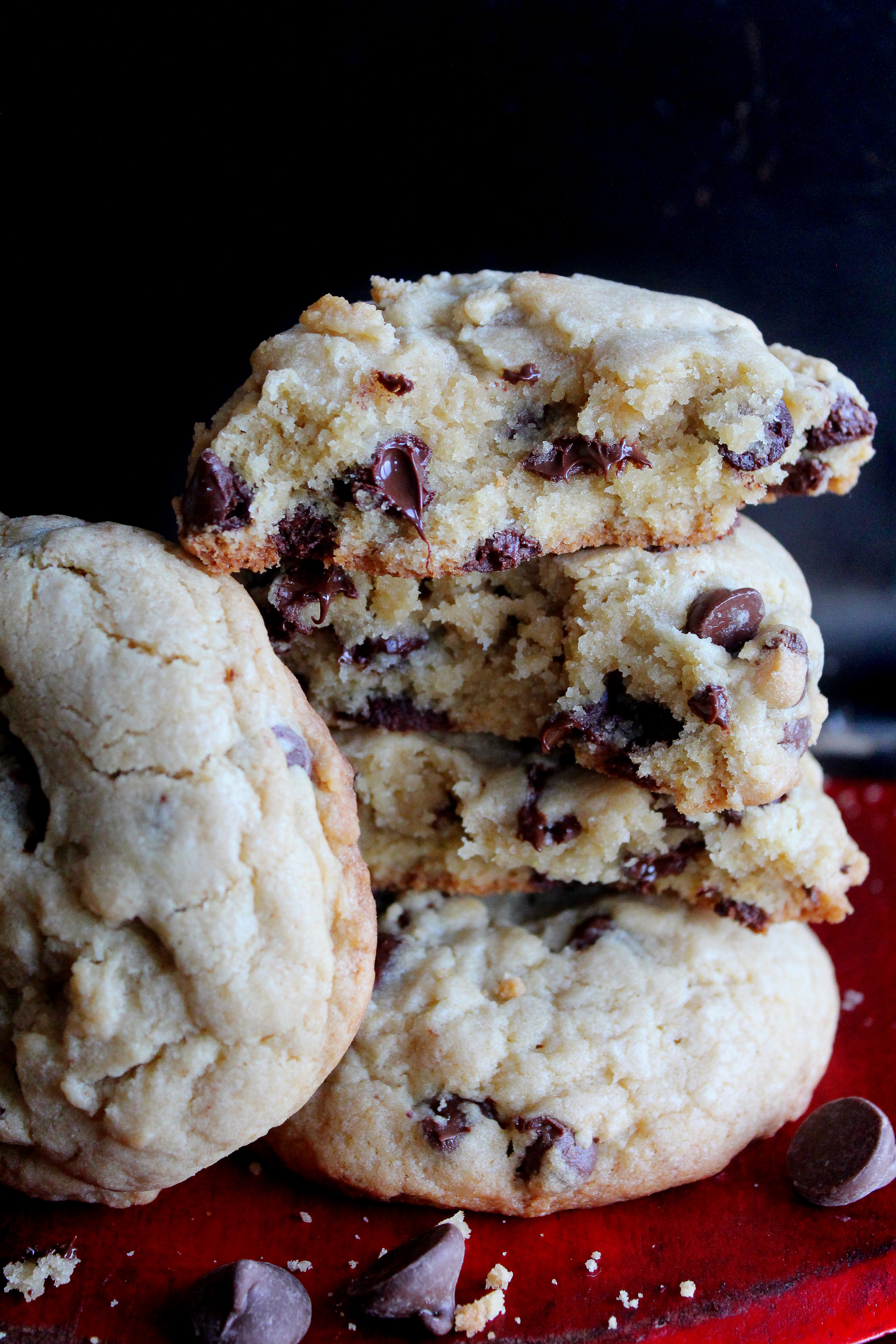 giant chocolate chip cookies