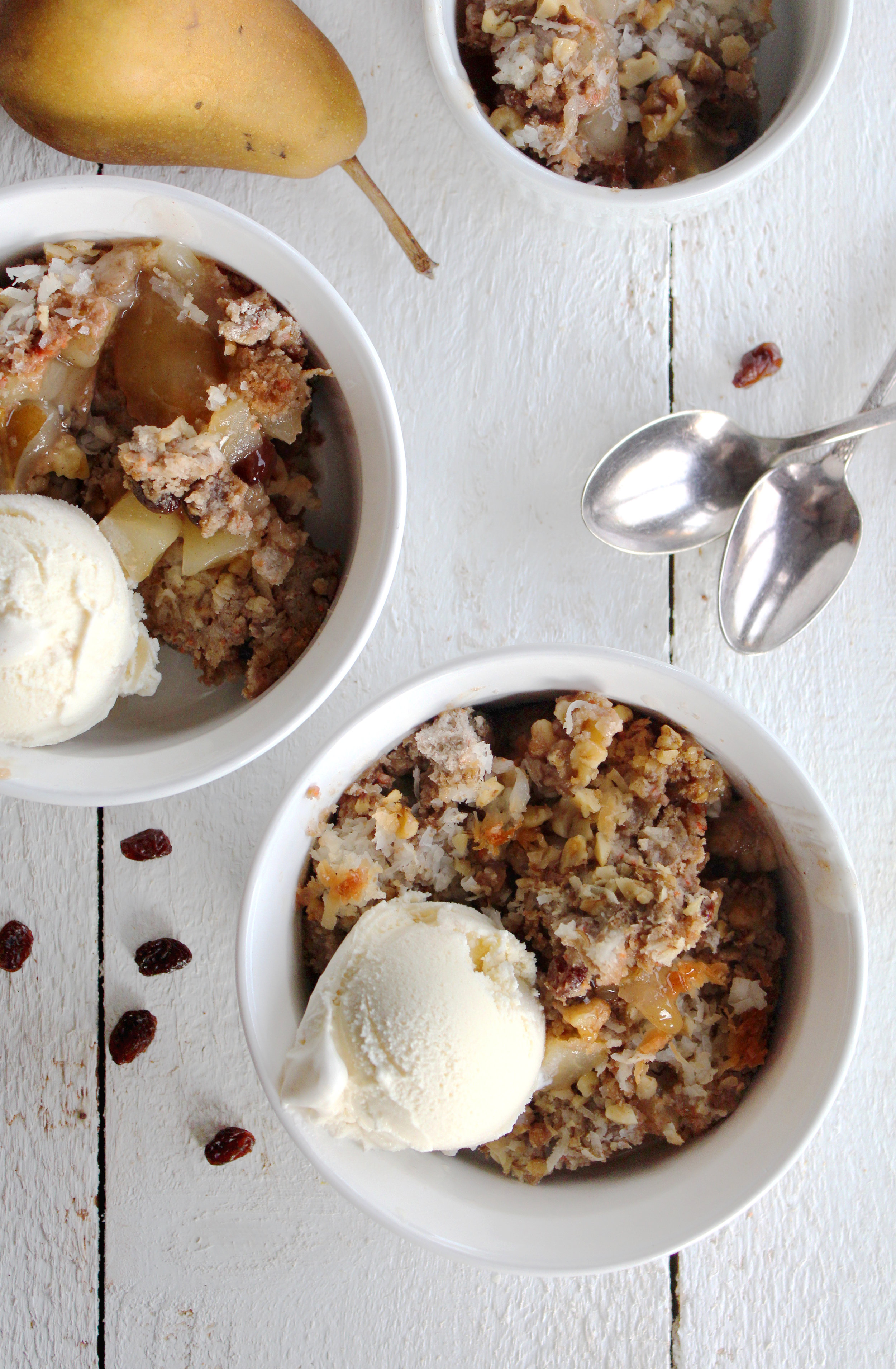 pear raisin cranberry cobbler