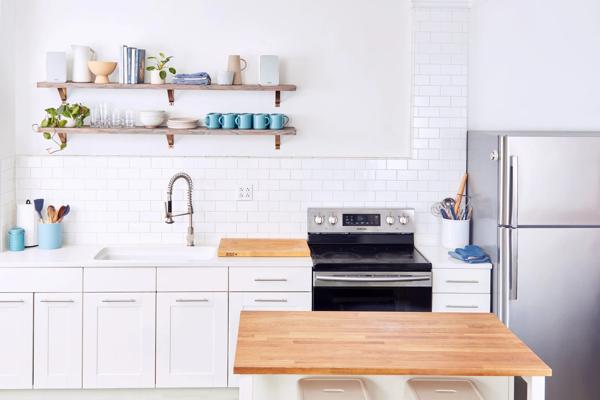GB_BLUE_SALT_STUDIO_Kitchen2.jpg