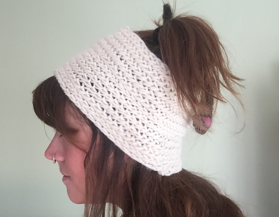 N å lbound headband.