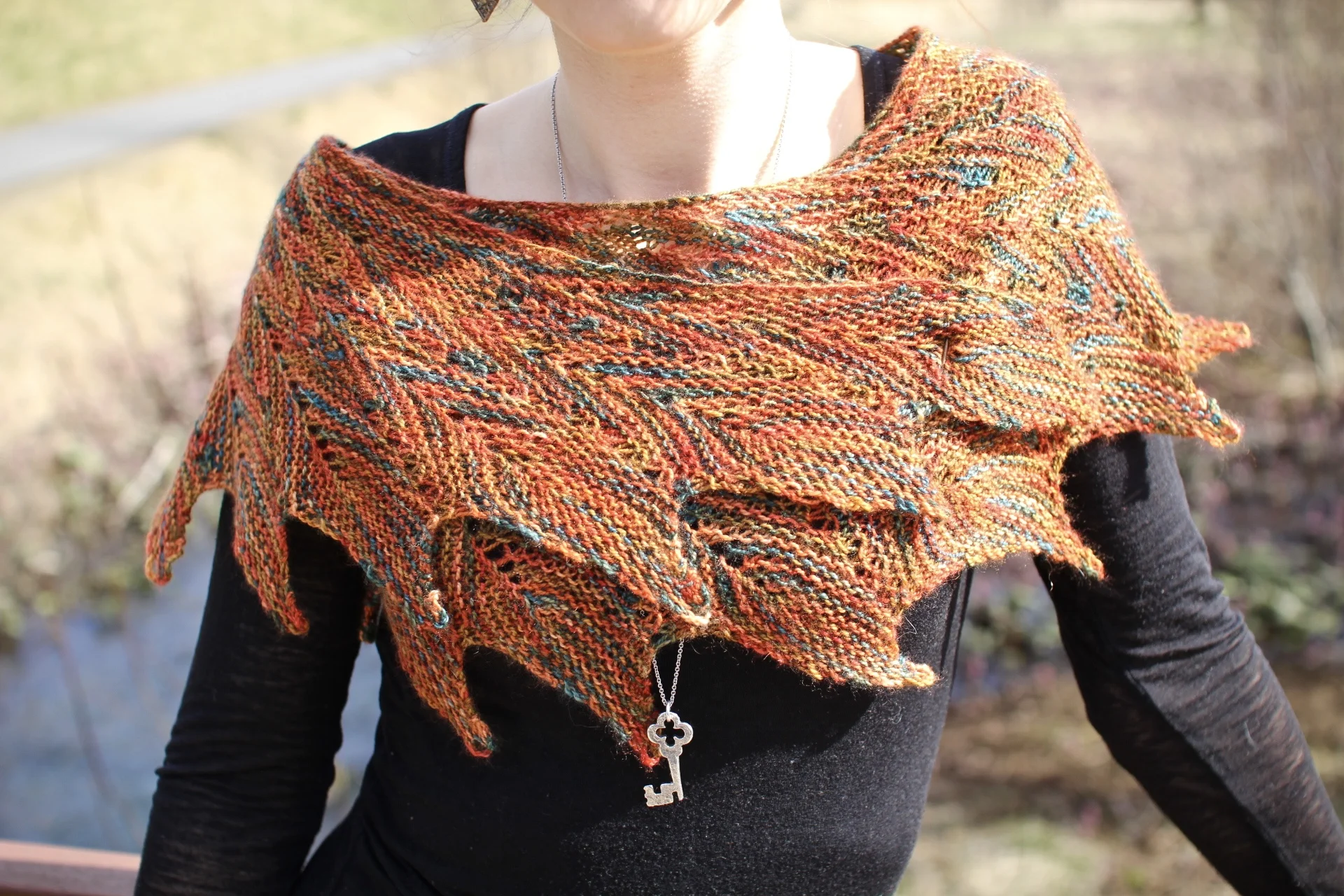 pincha shawl in the industrial dreams colorway by sinew & stone.