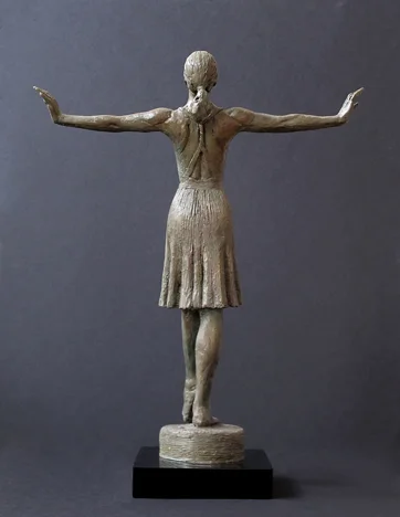 Balance-and-Beauty-figurative-dance-sculpture-05.jpg
