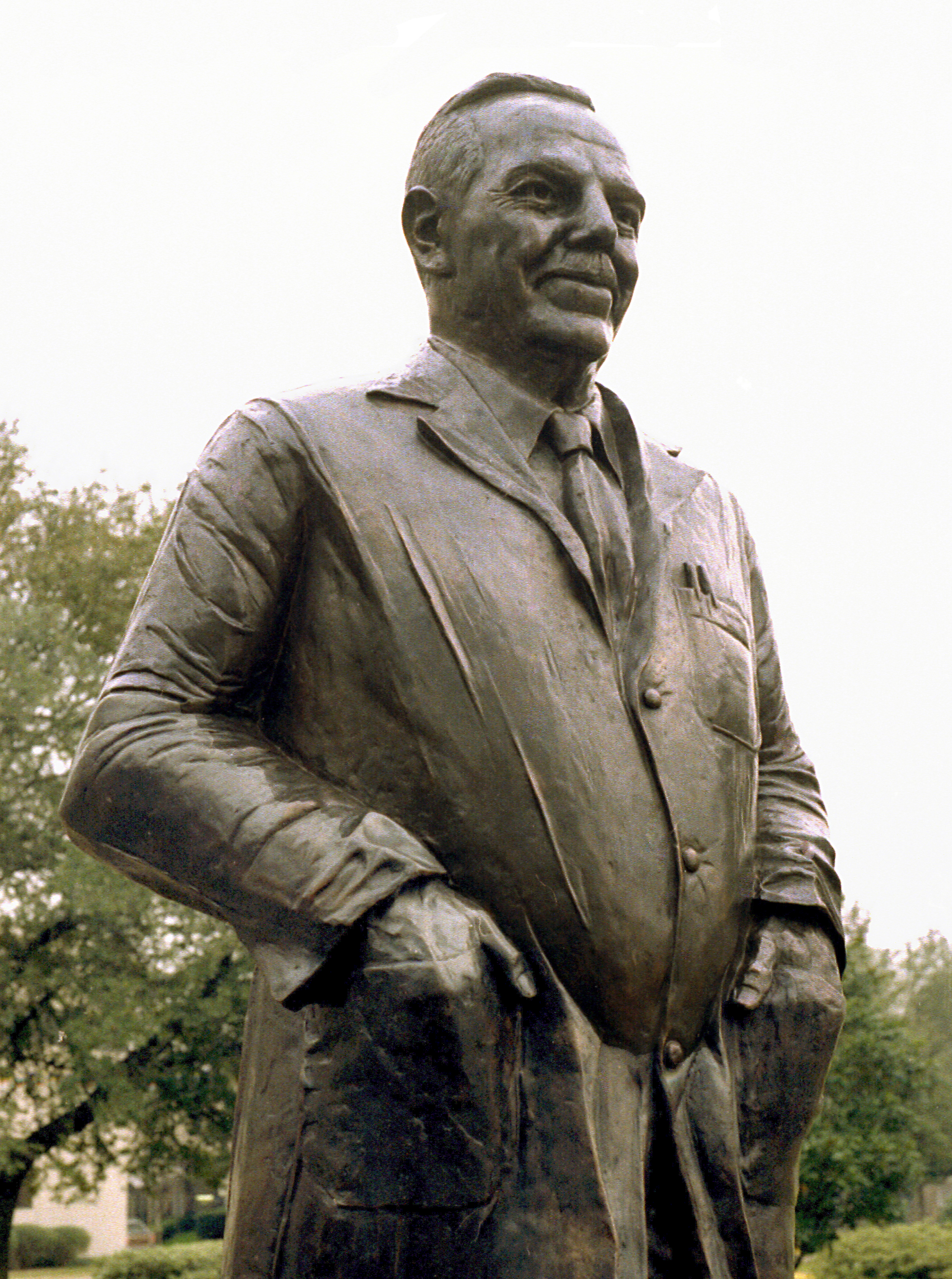  Alton Ochsner Statue 
