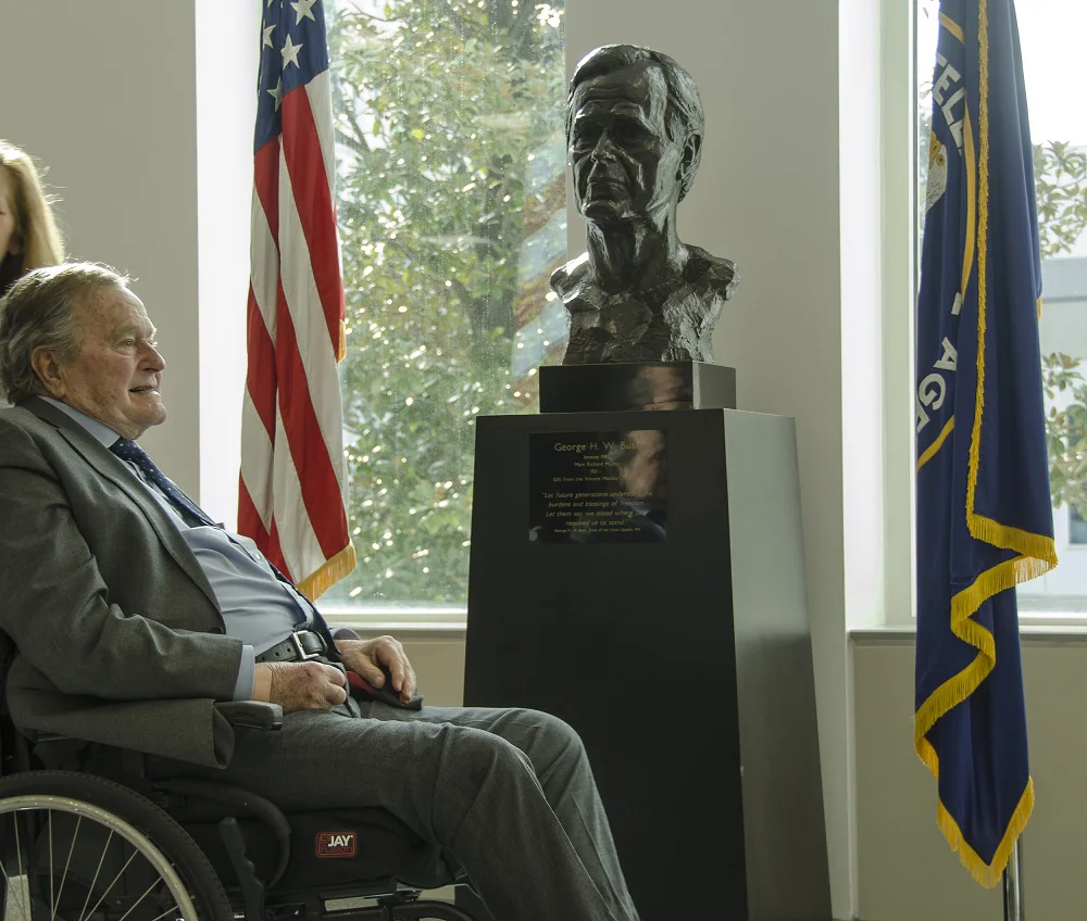 Bush with bust at CIA 2016.jpg