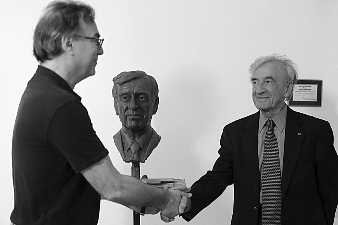 Wiesel_IMG_4306_4x6_bw.jpg