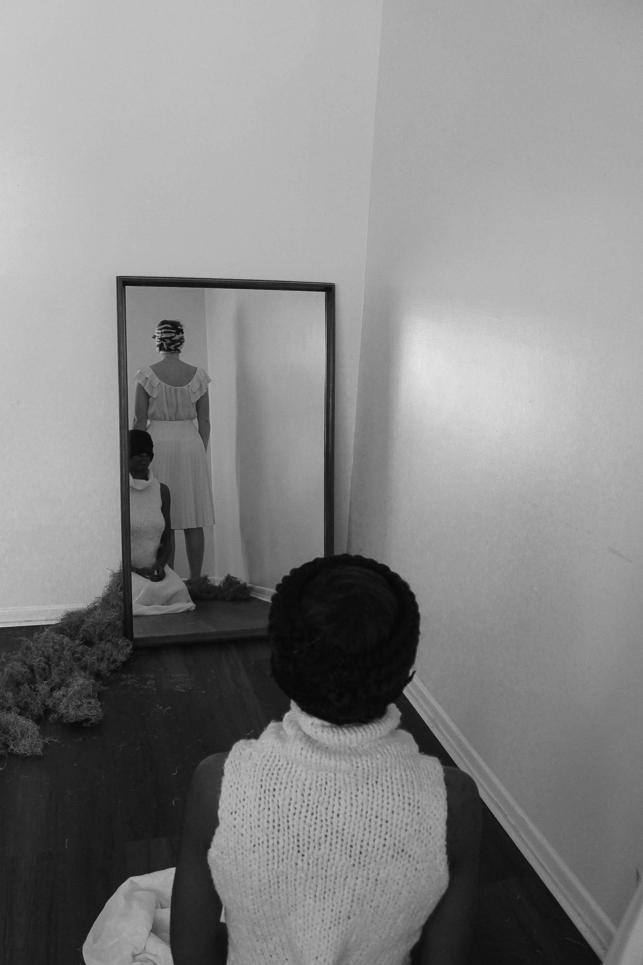 Sisters in the room-3.jpg