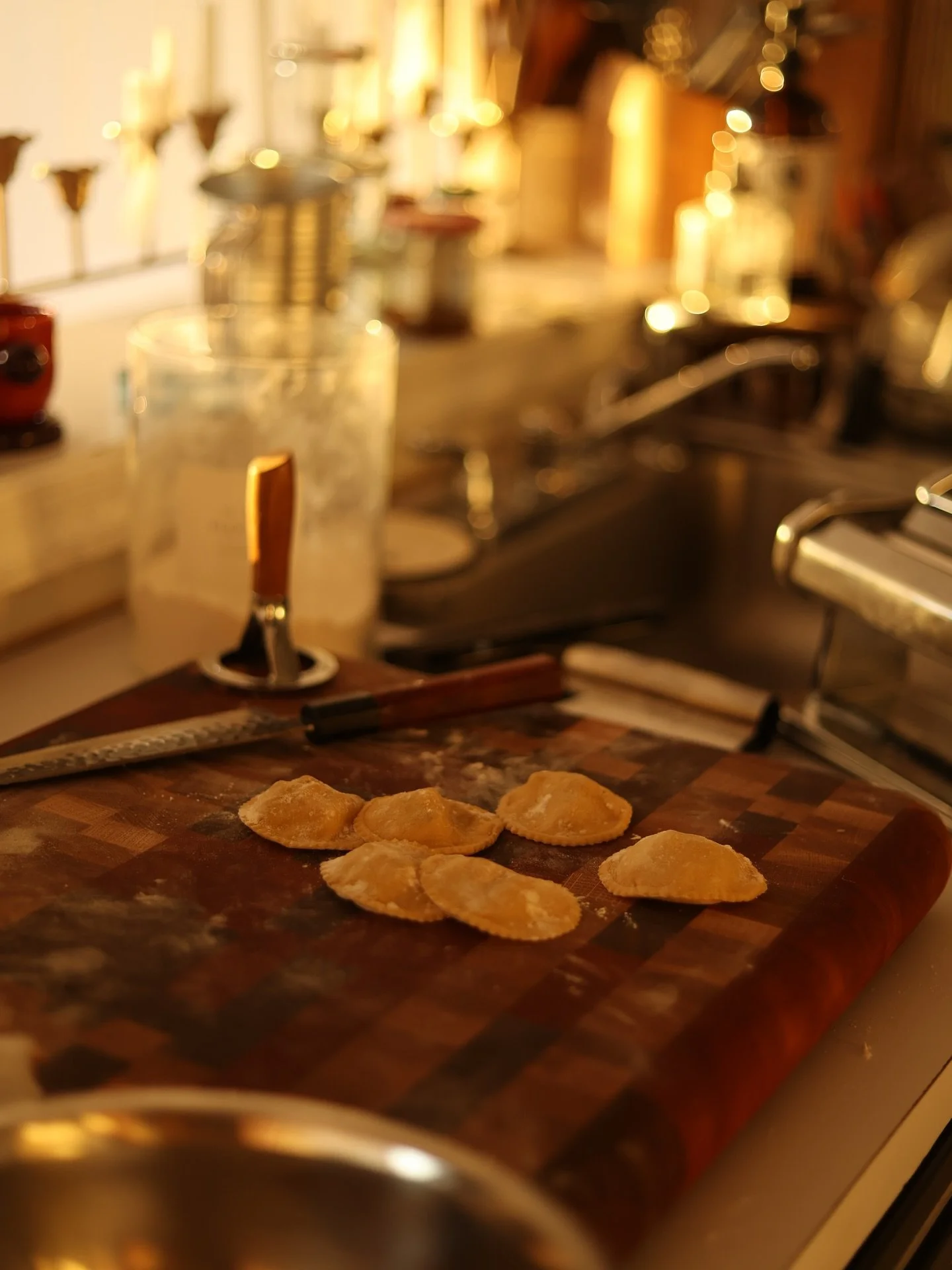 I&rsquo;ve been in such a cooking slump lately. But yesterday&rsquo;s pretty sunset inspired me to try making pasta from scratch again. No reels, no music. Just me heavy breathing through pine allergies (idc I love live Christmas trees 😂), and the s