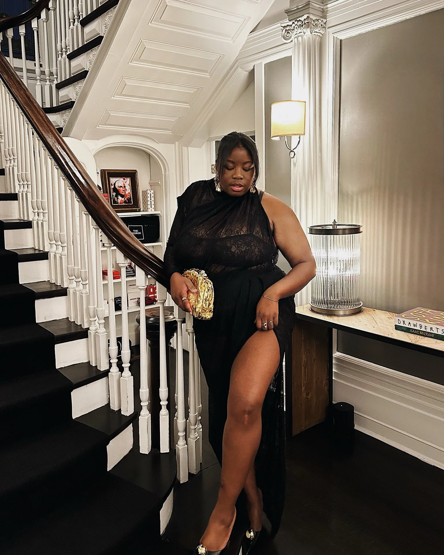 Girl dinner. Dress code: sexy in the way you define it 🖤

Dress: @bbxbrand 
Shoe: @jwpei_official