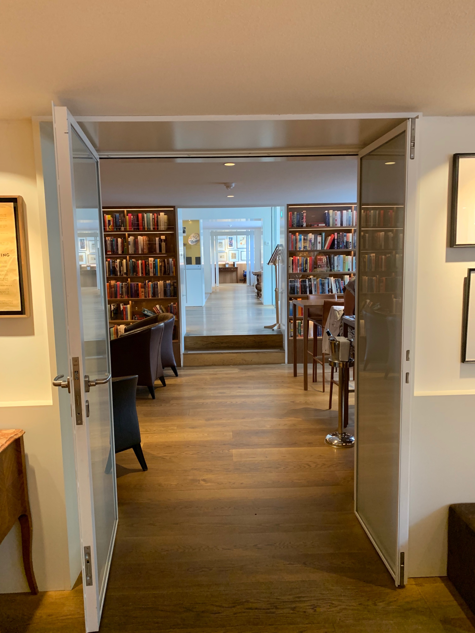 The hotel library!